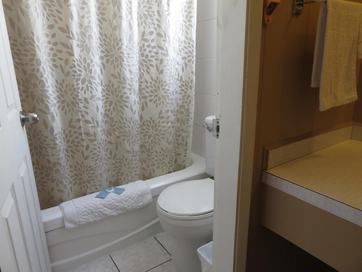 Flamingo Motel Penticton Luaran gambar