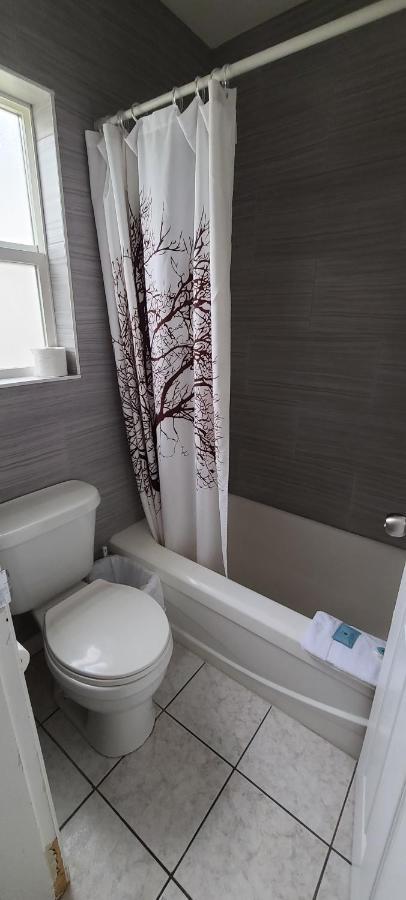 Flamingo Motel Penticton Luaran gambar