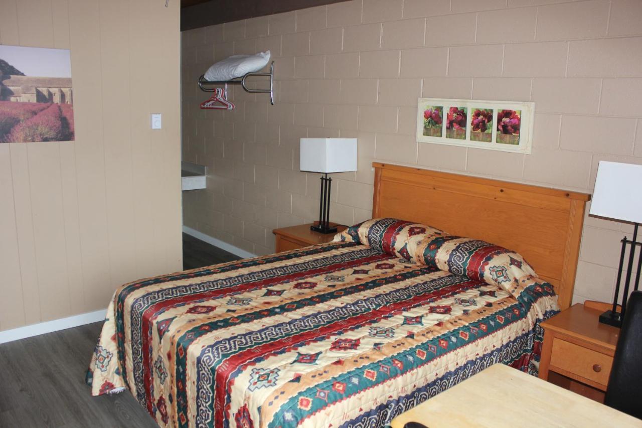 Flamingo Motel Penticton Luaran gambar