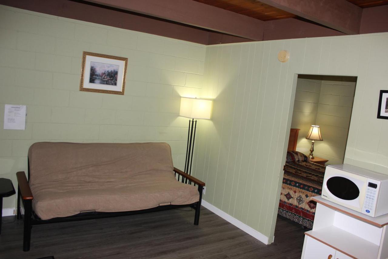 Flamingo Motel Penticton Luaran gambar