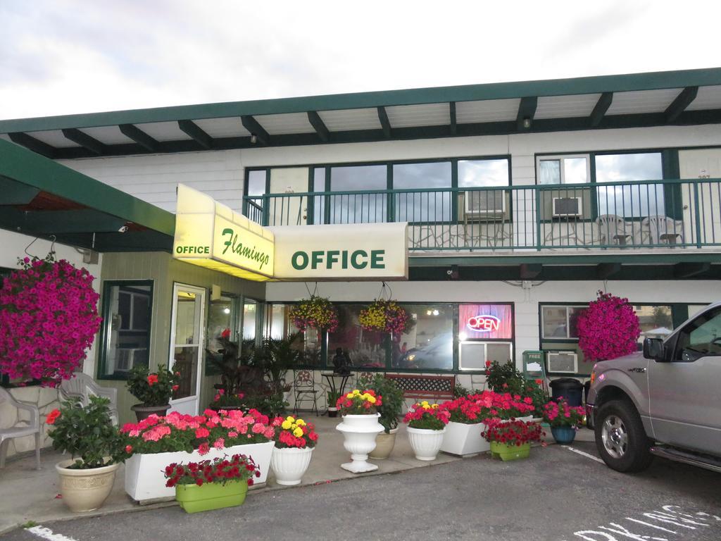 Flamingo Motel Penticton Luaran gambar