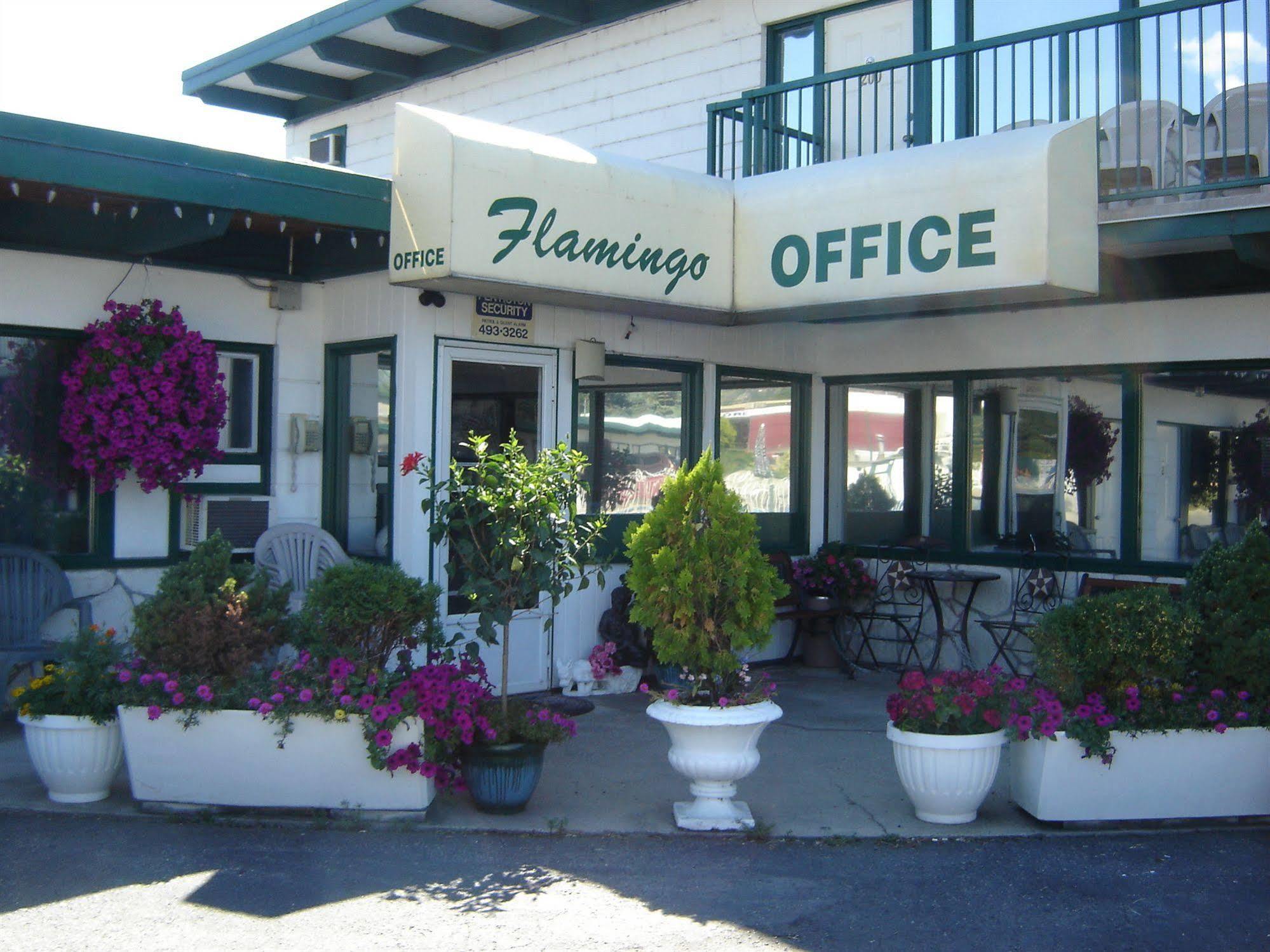 Flamingo Motel Penticton Luaran gambar