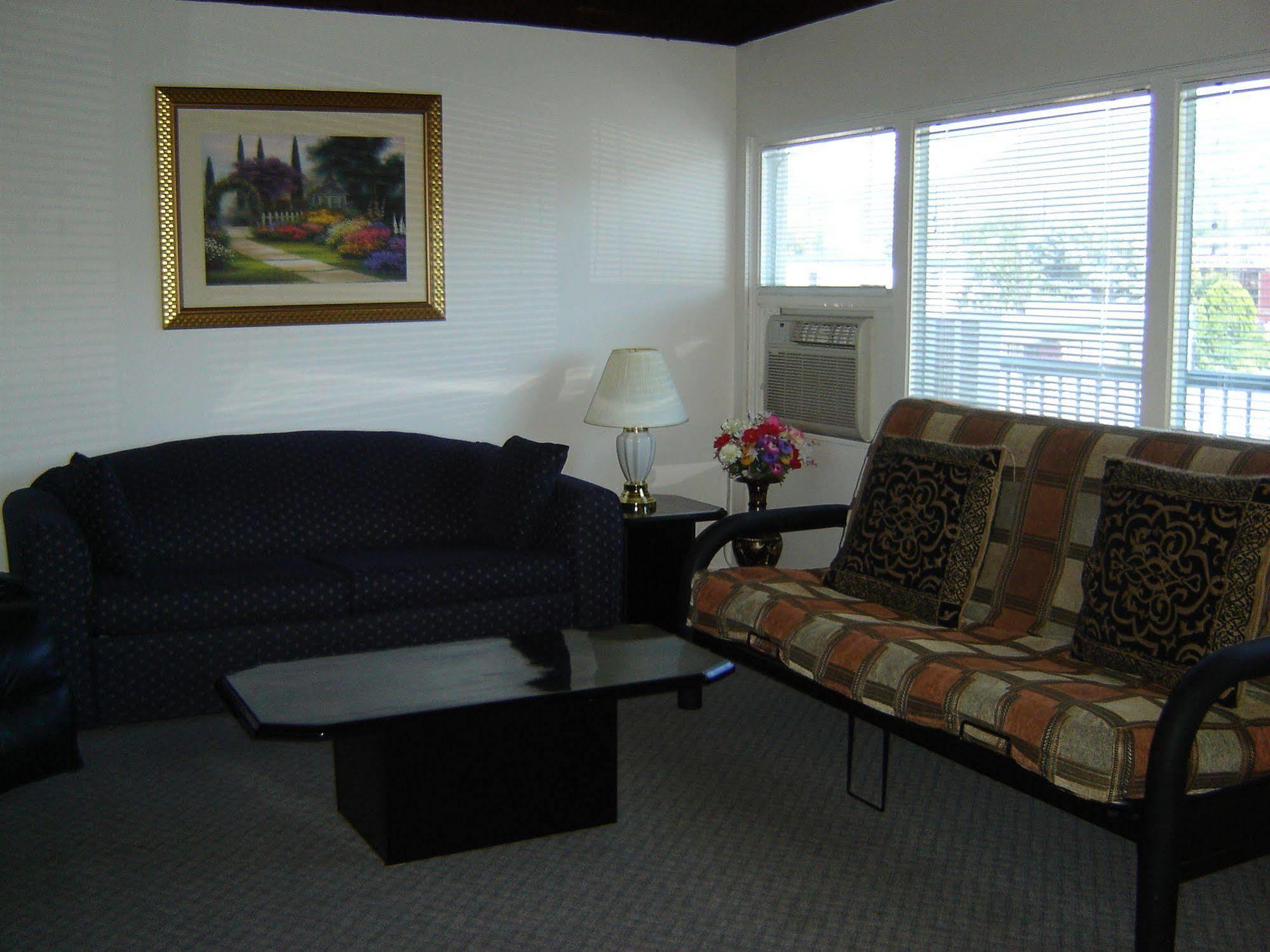 Flamingo Motel Penticton Luaran gambar