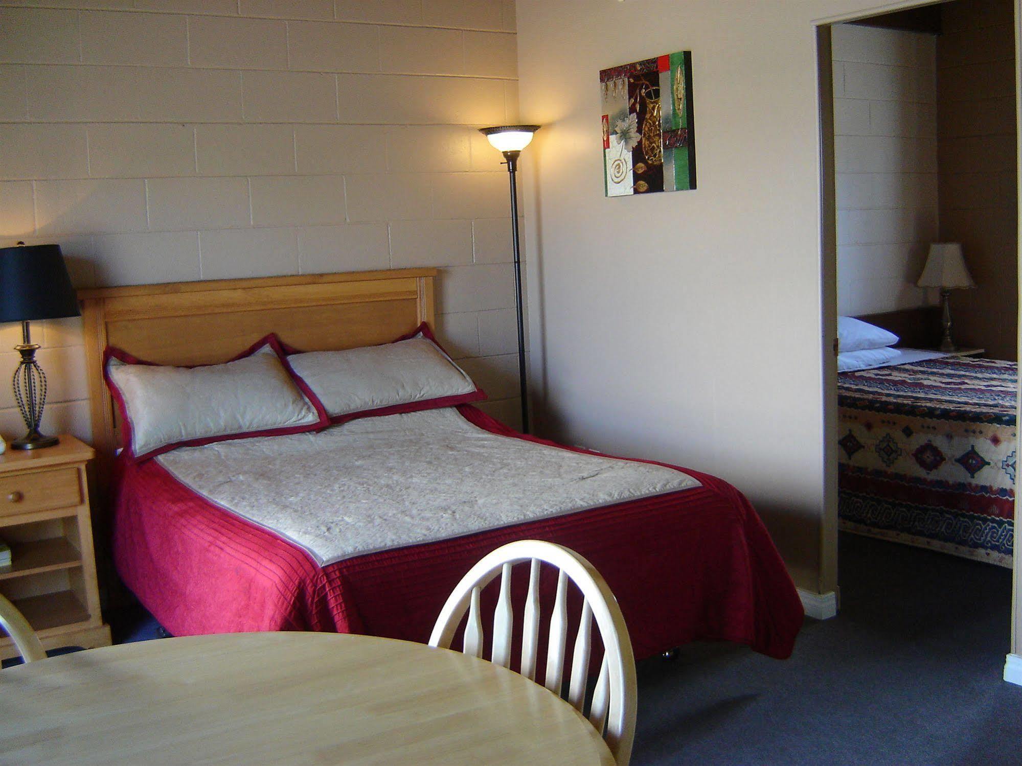 Flamingo Motel Penticton Luaran gambar