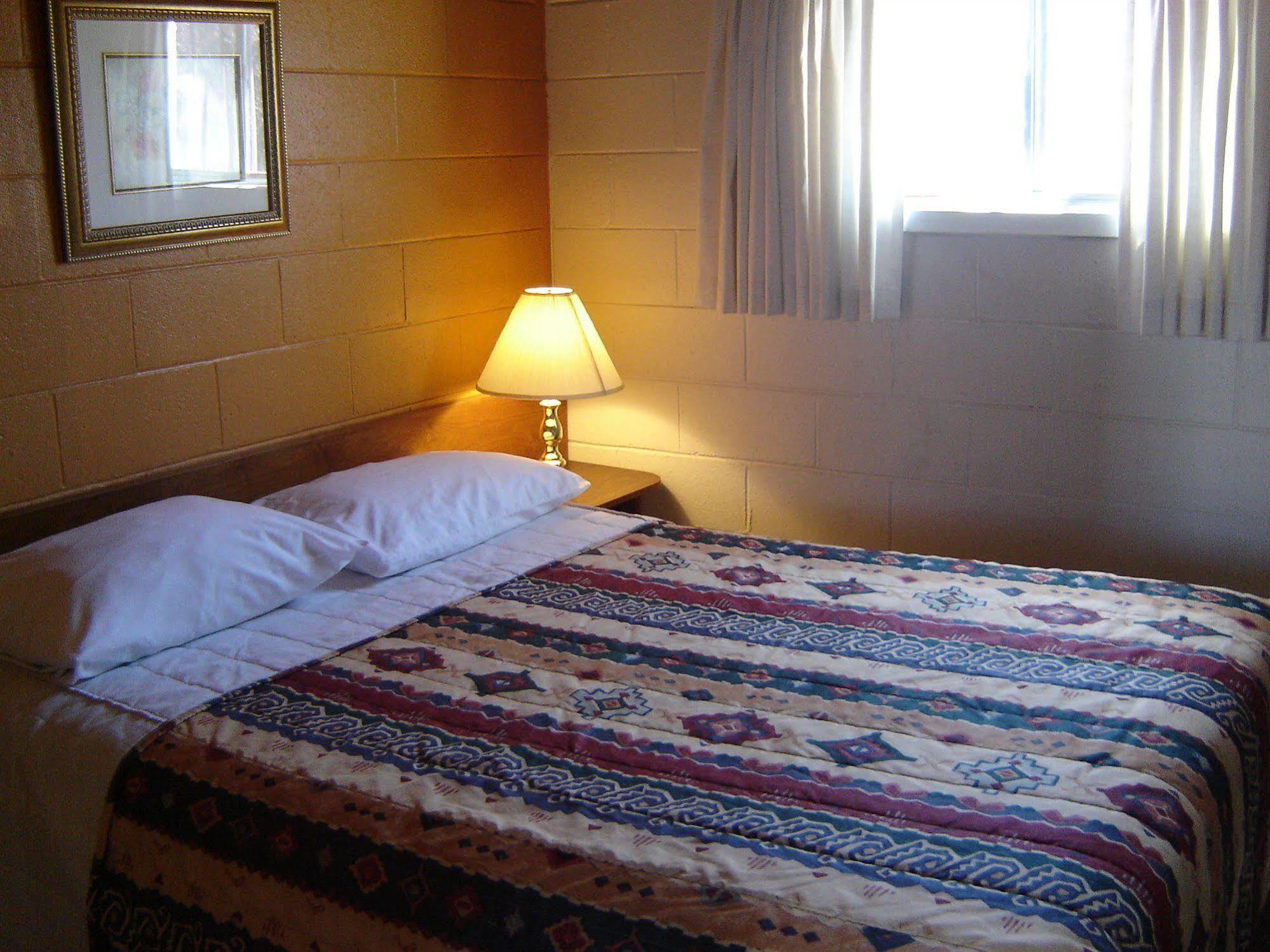 Flamingo Motel Penticton Luaran gambar